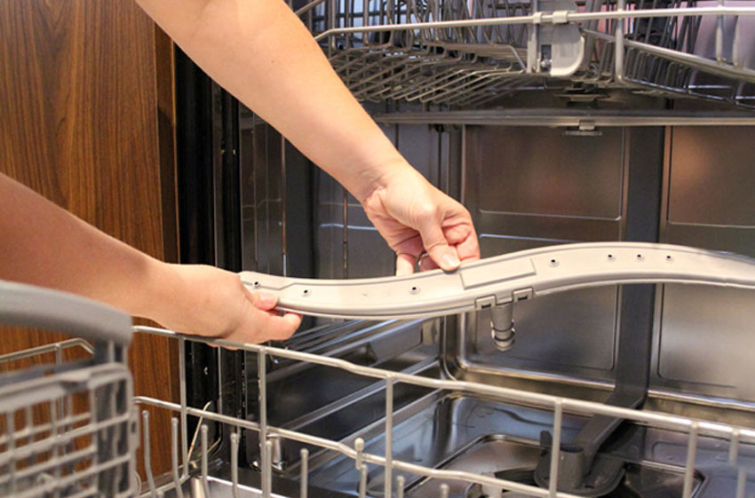 Vệ sinh máy rửa bát như thế nào - Bếp Châu Anh hướng dẫn 14 Vệ sinh cánh quạt máy rửa bát