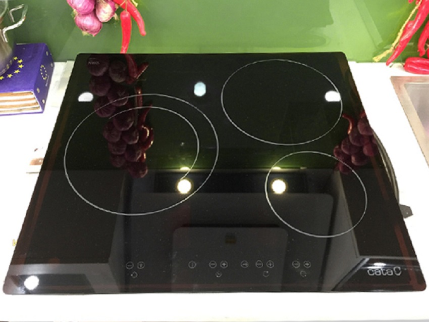 <em>Top 5 mẫu bếp từ Cata đáng mua nhất năm 2023</em> 18 hinh anh thuc te bep tu cata ib 6203 bk 1 - <em>Top 5 mẫu bếp từ Cata đáng mua nhất năm 2023</em>