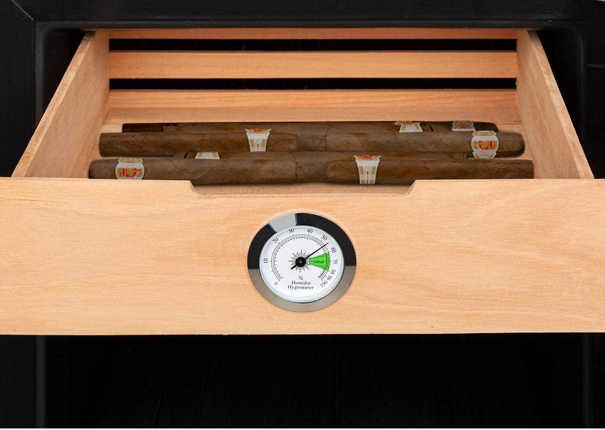 Shop chuyên bán các loại tủ bảo quản xì gà cao cấp chính hãng Khay-dung-cigar