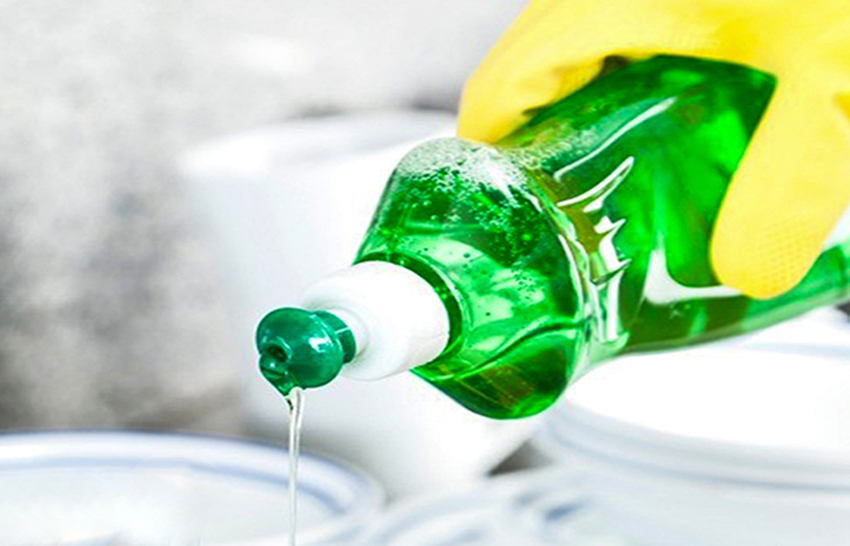 6 cách vệ sinh lò vi sóng cực nhanh, cực dễ, cực sạch – Bếp Châu Anh 14 Vệ sinh lò vi sóng bằng nước rửa bát, chén
