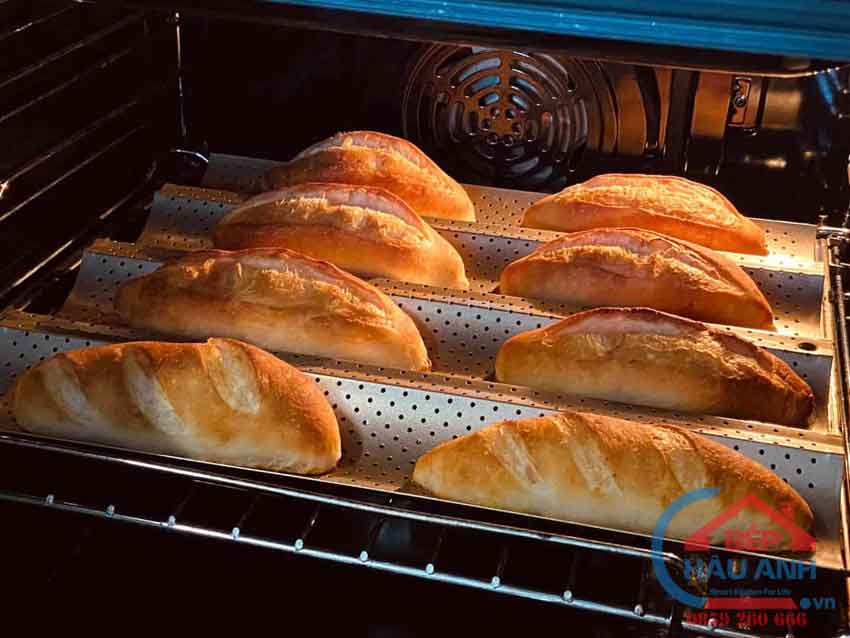 Tuyệt chiêu làm bánh mì tại nhà bằng lò nướng cực dễ 10 Cho bánh mì vào lò nướng