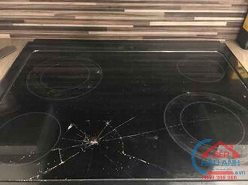 Nguyên nhân và cách khắc phục mặt kính bếp từ Bosch bị nứt vỡ 6 mặt kính bếp từ Bosch bị nứt vỡ